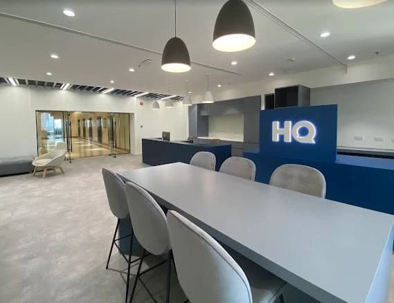 Modern coworking space in Dubai with stylish meeting rooms.