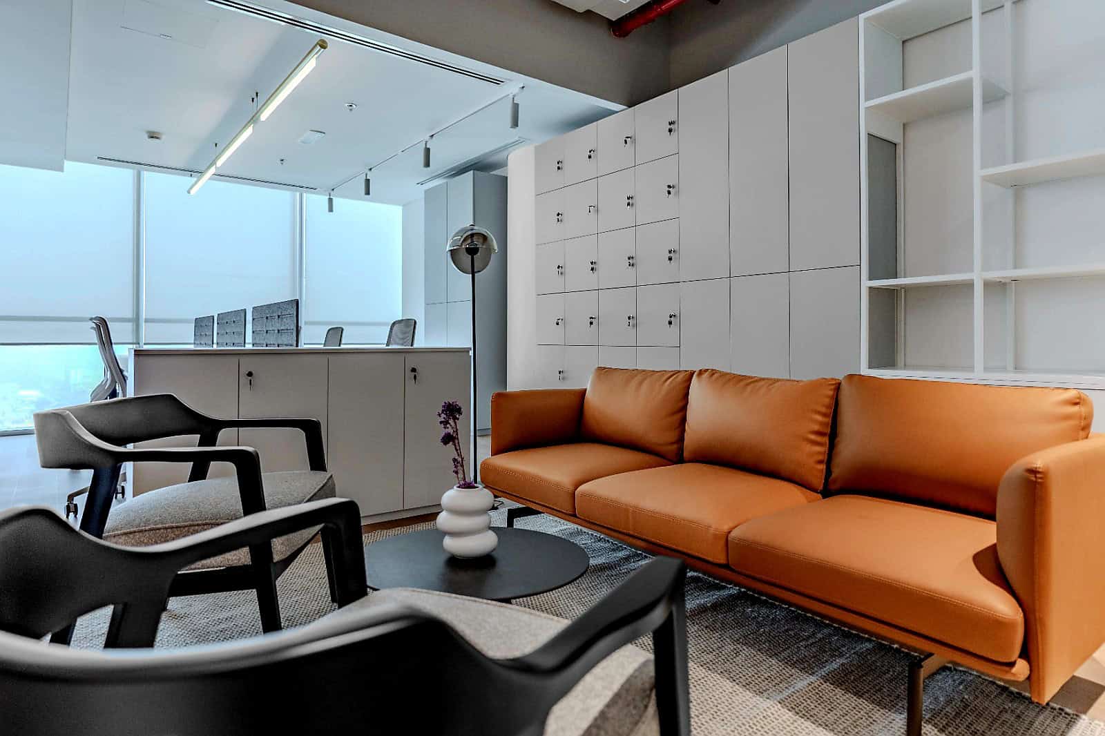 Bright, contemporary office space in Dubai offering flexible work environment.