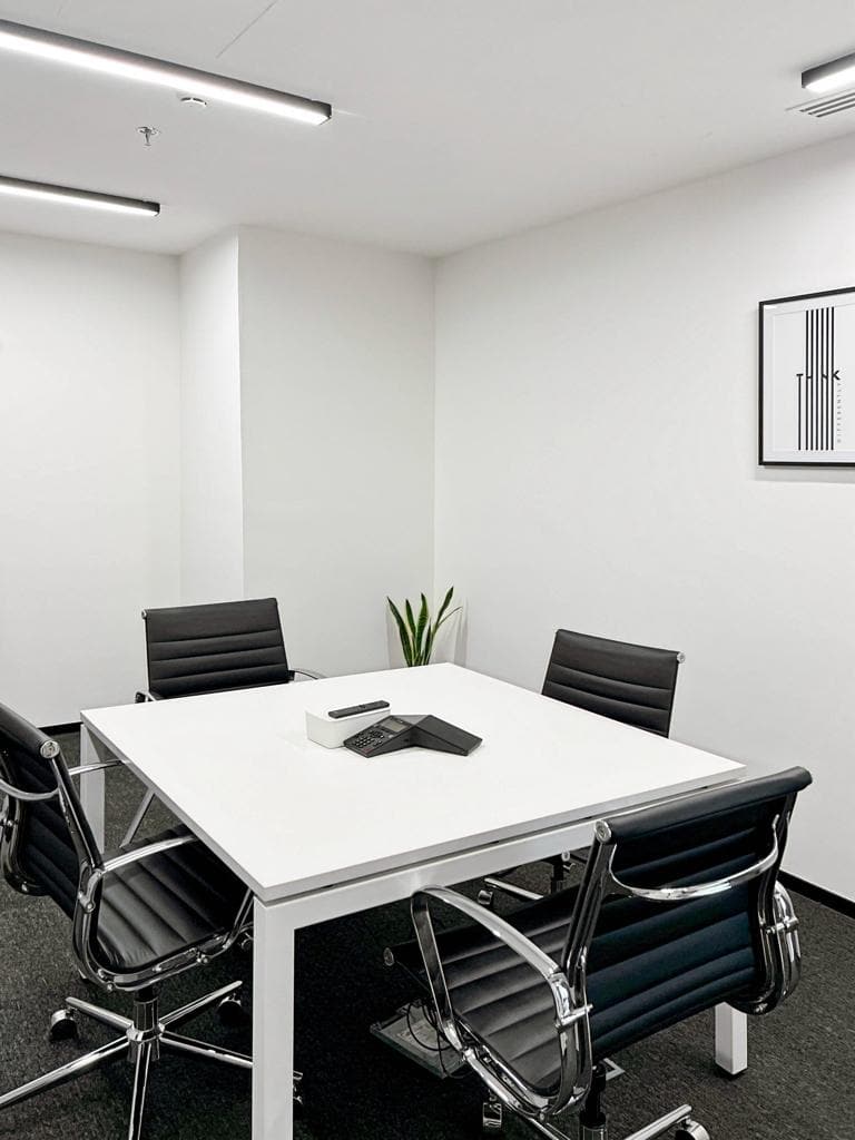 Professional Dubai coworking space with private meeting rooms and executive offices.