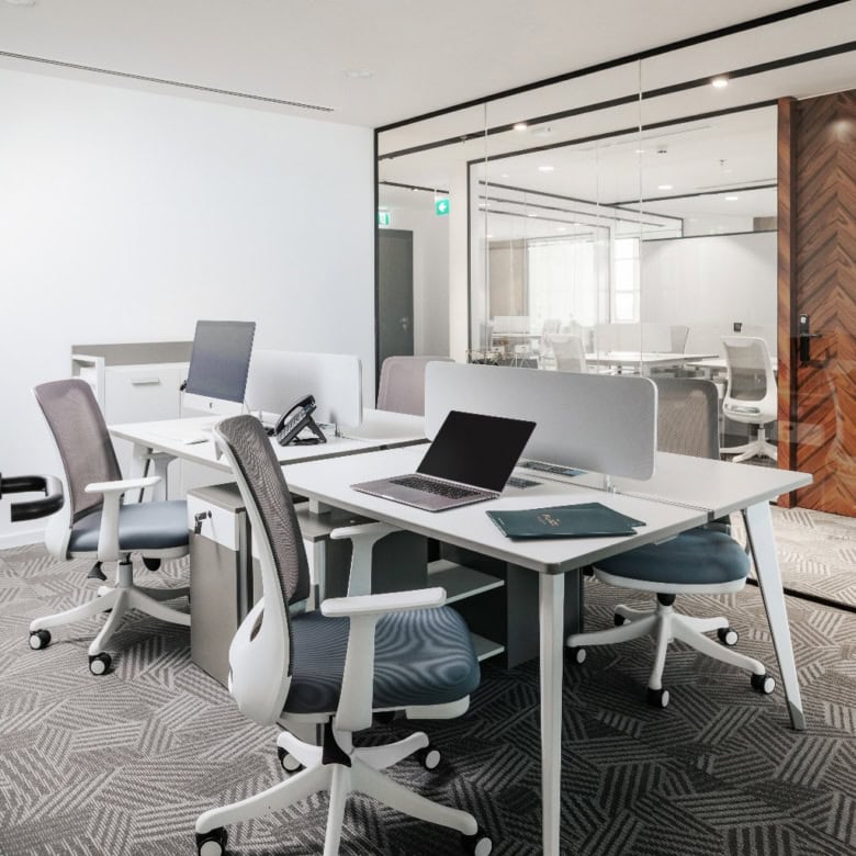 Bright, comfortable office with stylish design, ideal for entrepreneurs and teams.