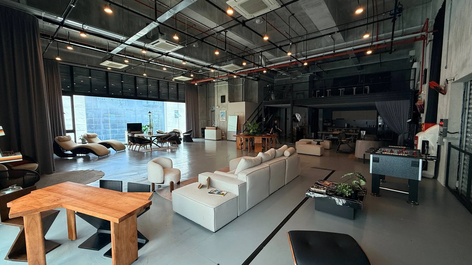 The Vortex at ABM Building, 荷兰村