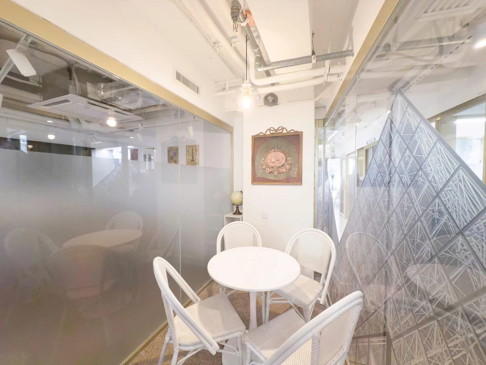 Metro Workspace at World Trust Tower, Central, photo 3