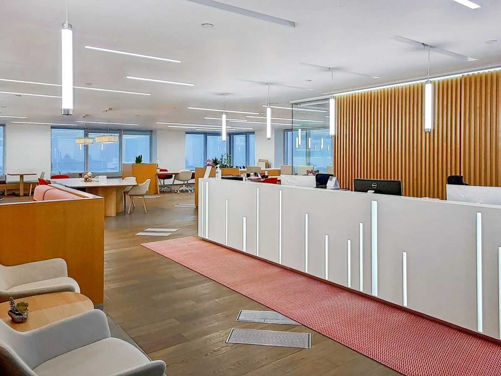 Regus at The Center, Central, photo 4