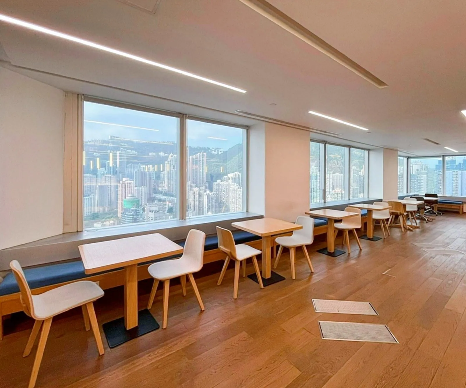 Regus at The Center, Central, photo 5