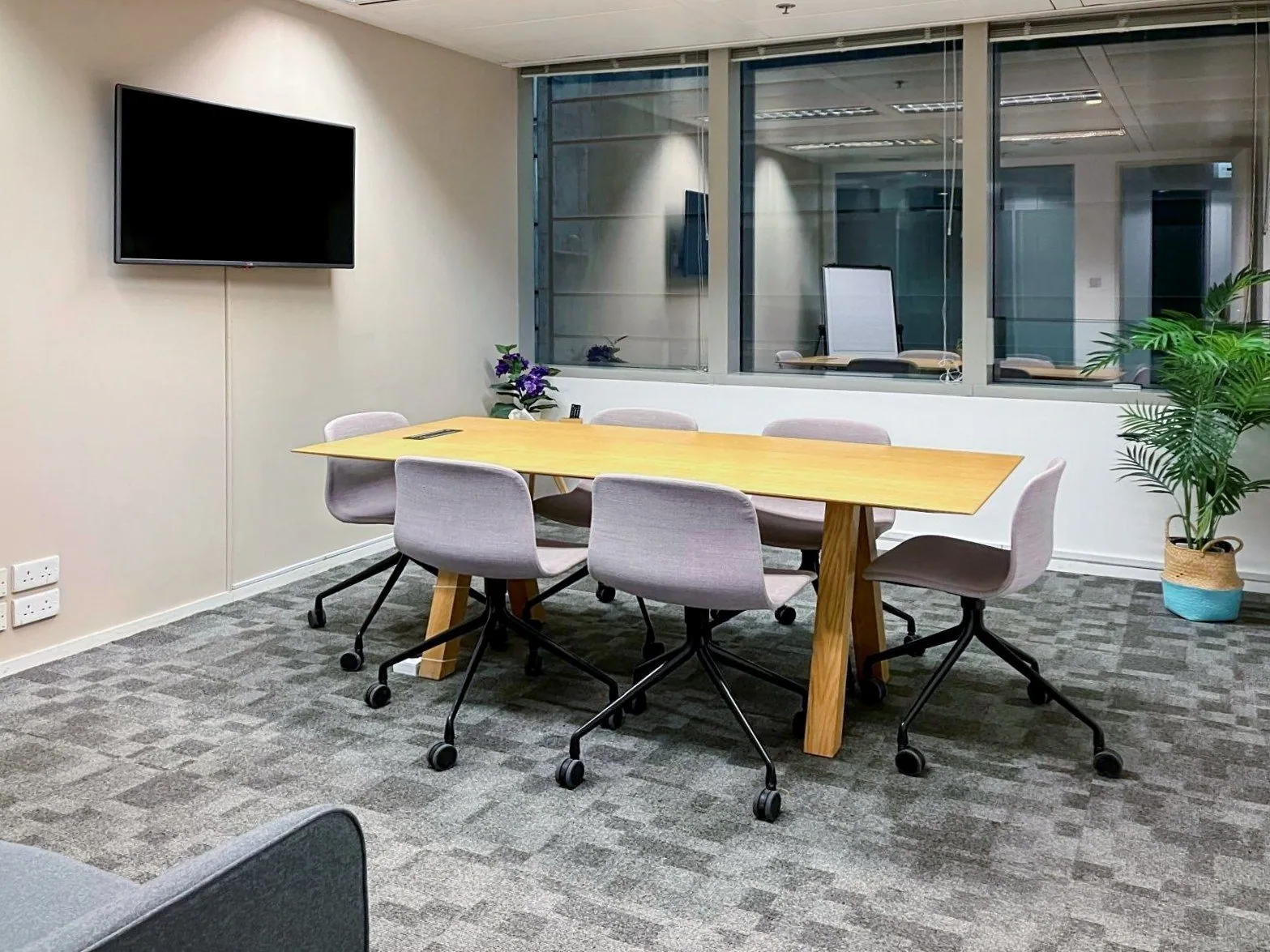 Regus at 181 Queen’s Road Central, Central, photo 5