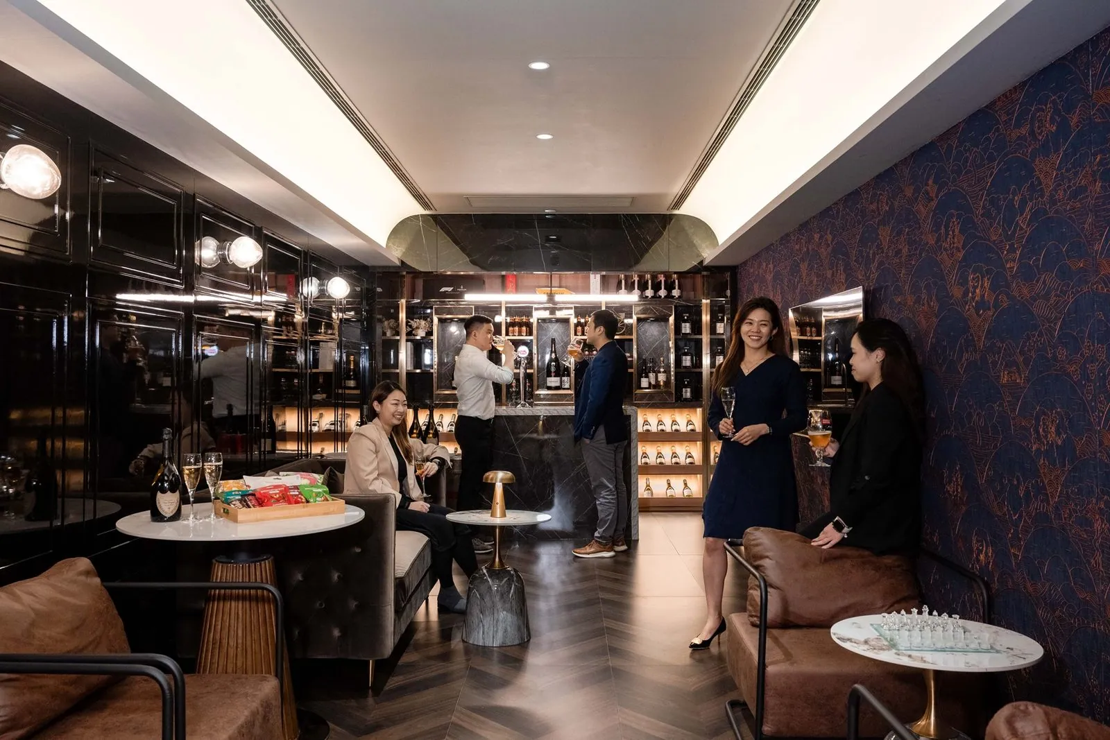 Bela Offices at New World Tower, Central, photo 3