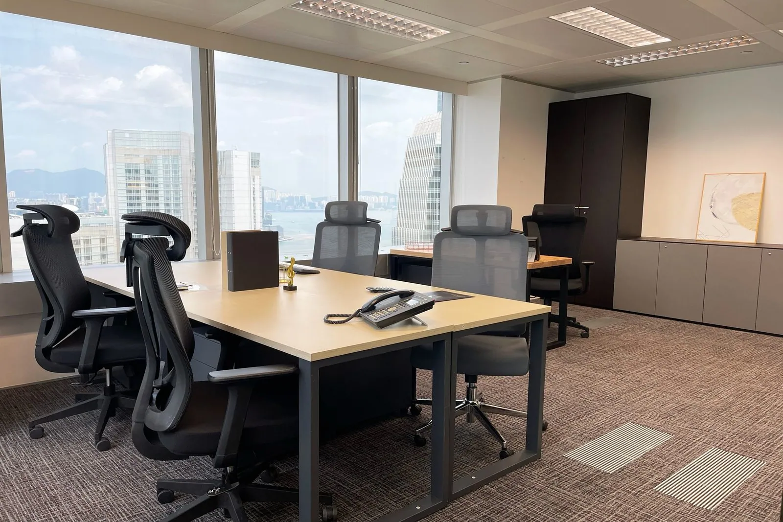 Bela Offices at The Center, Central