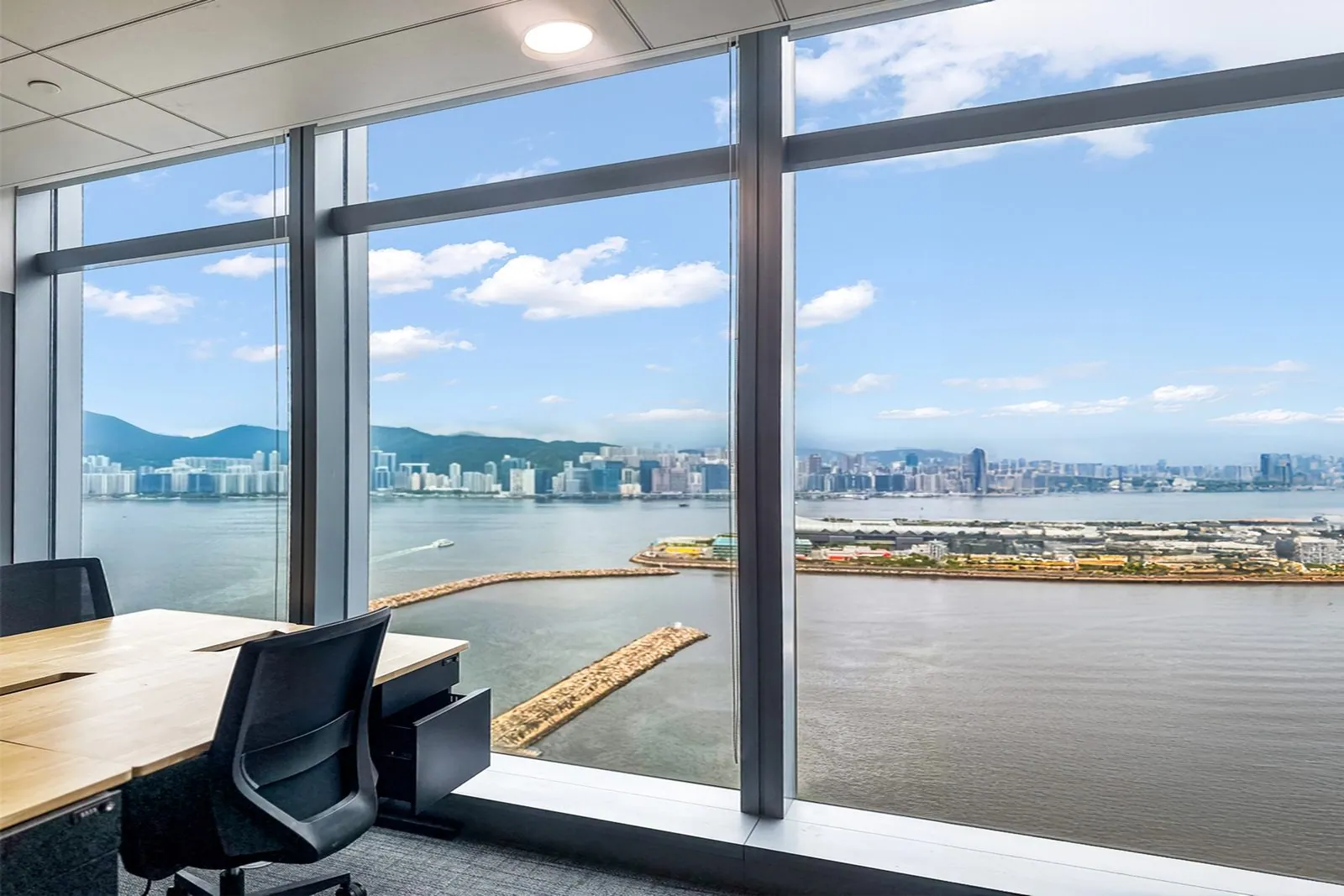 Bela Offices at Two Harbour Square, Kwun Tong, photo 4