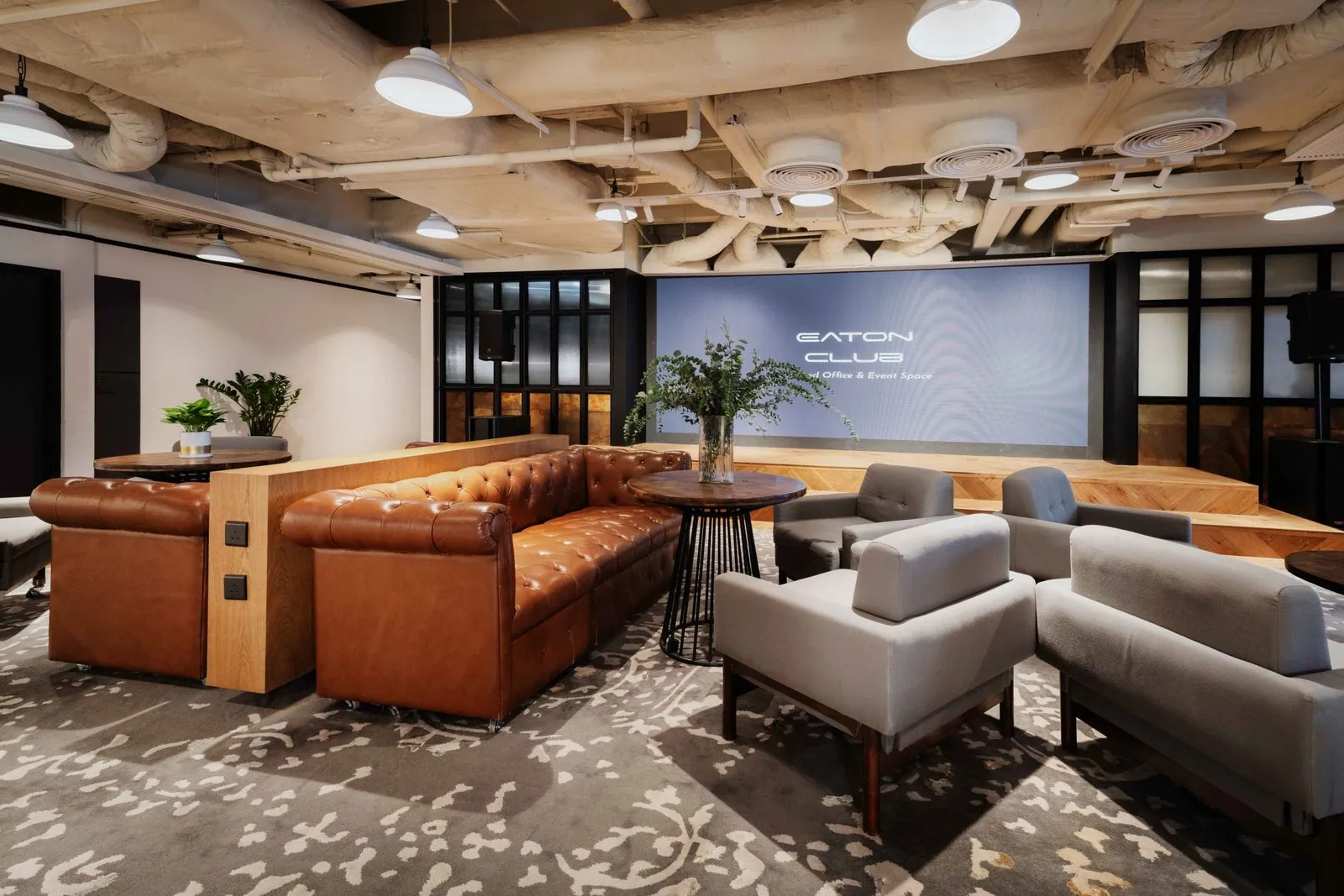 Eaton Club at Three Garden Road, Central, photo 3