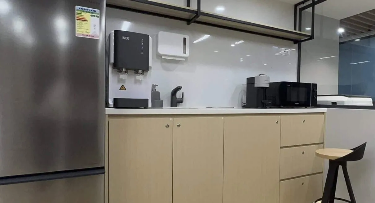 Capital Business Centre at V Heun Building, Central, photo 3