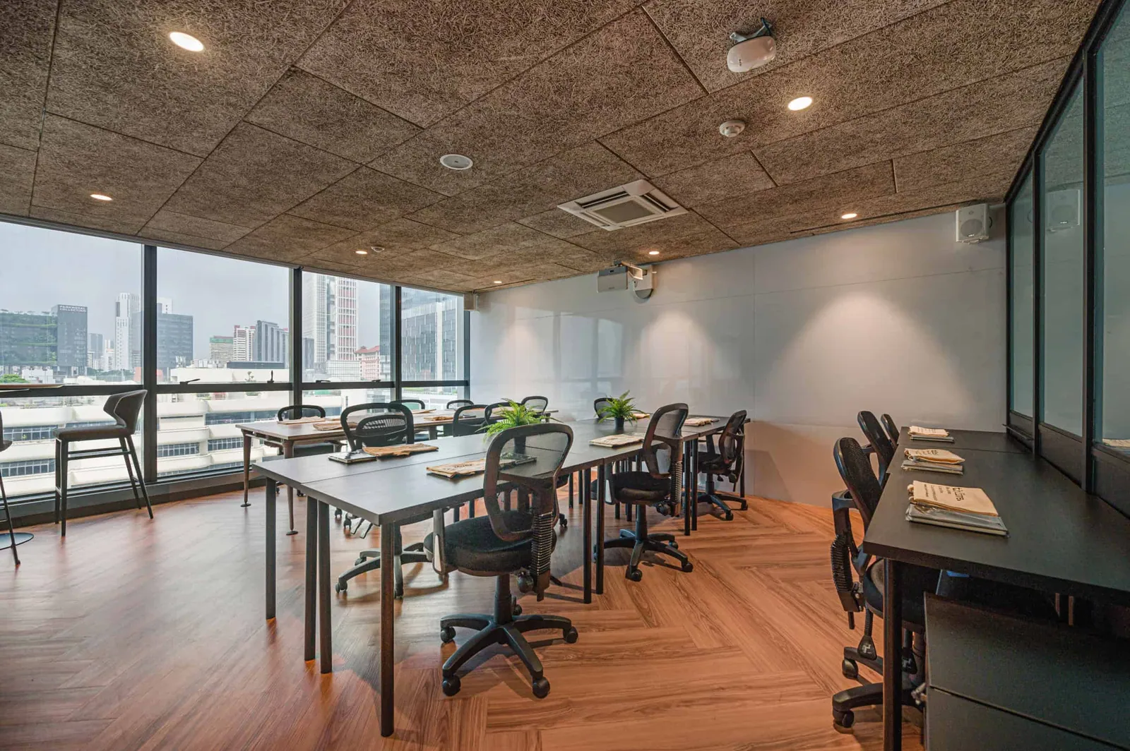 The Hive at High Street Centre, 政府大厦