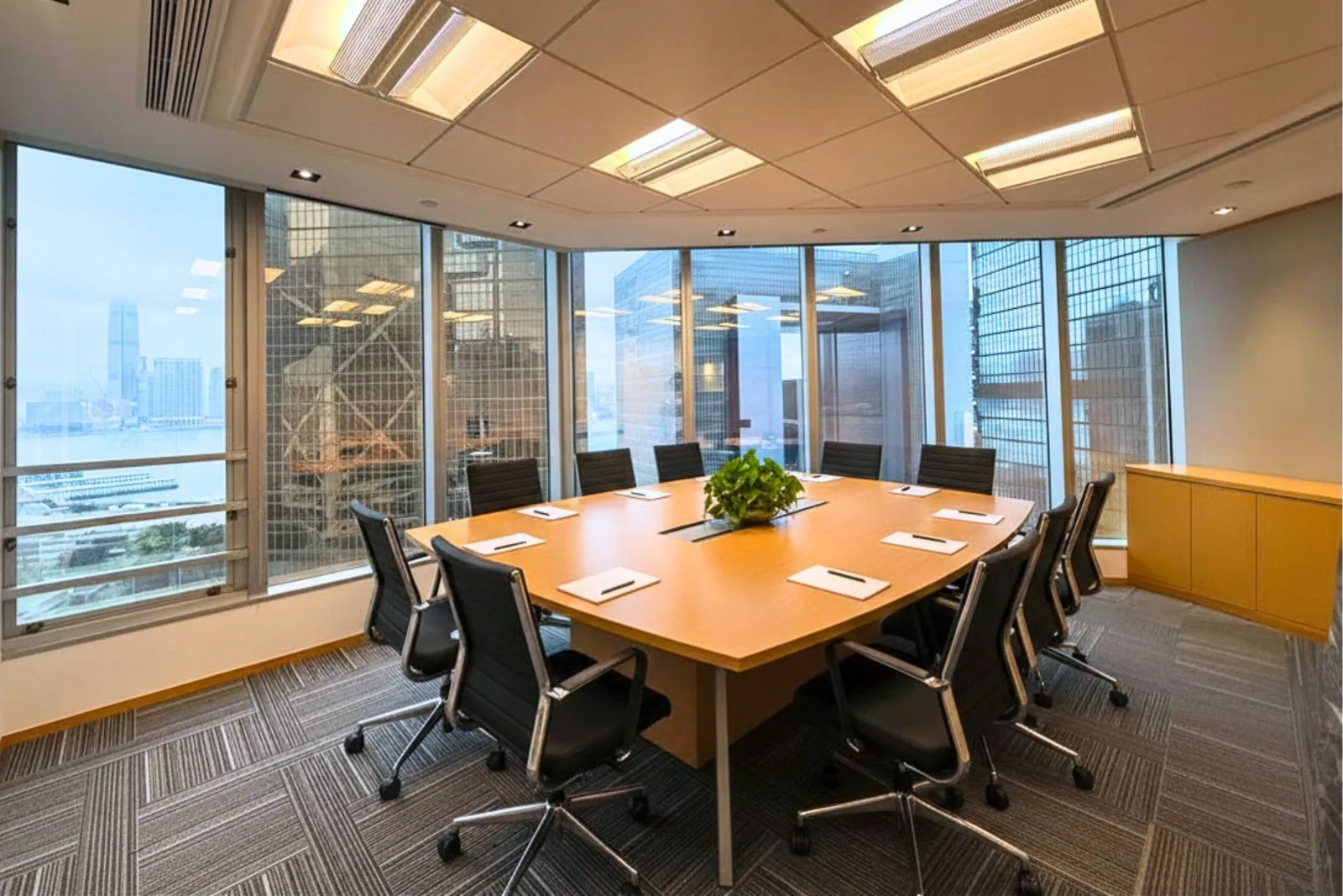 Bela Offices at Lippo Centre, Admiralty, photo 4