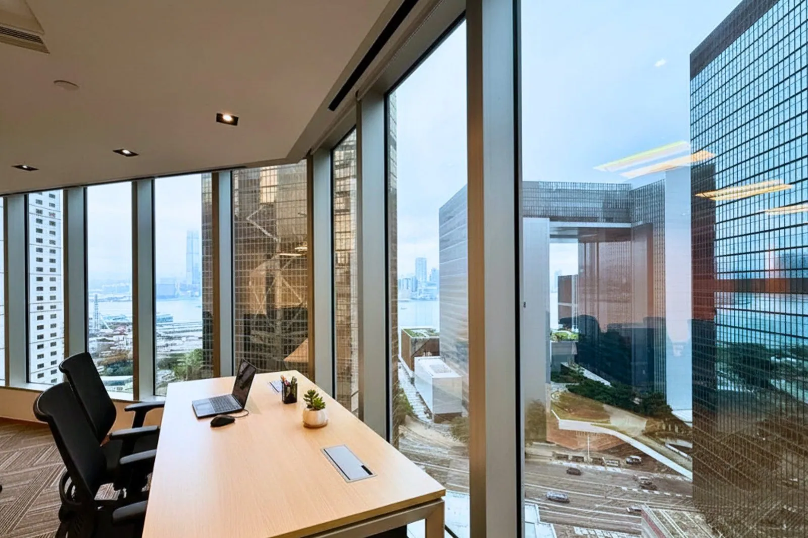 Bela Offices at Lippo Centre, Admiralty, photo 5