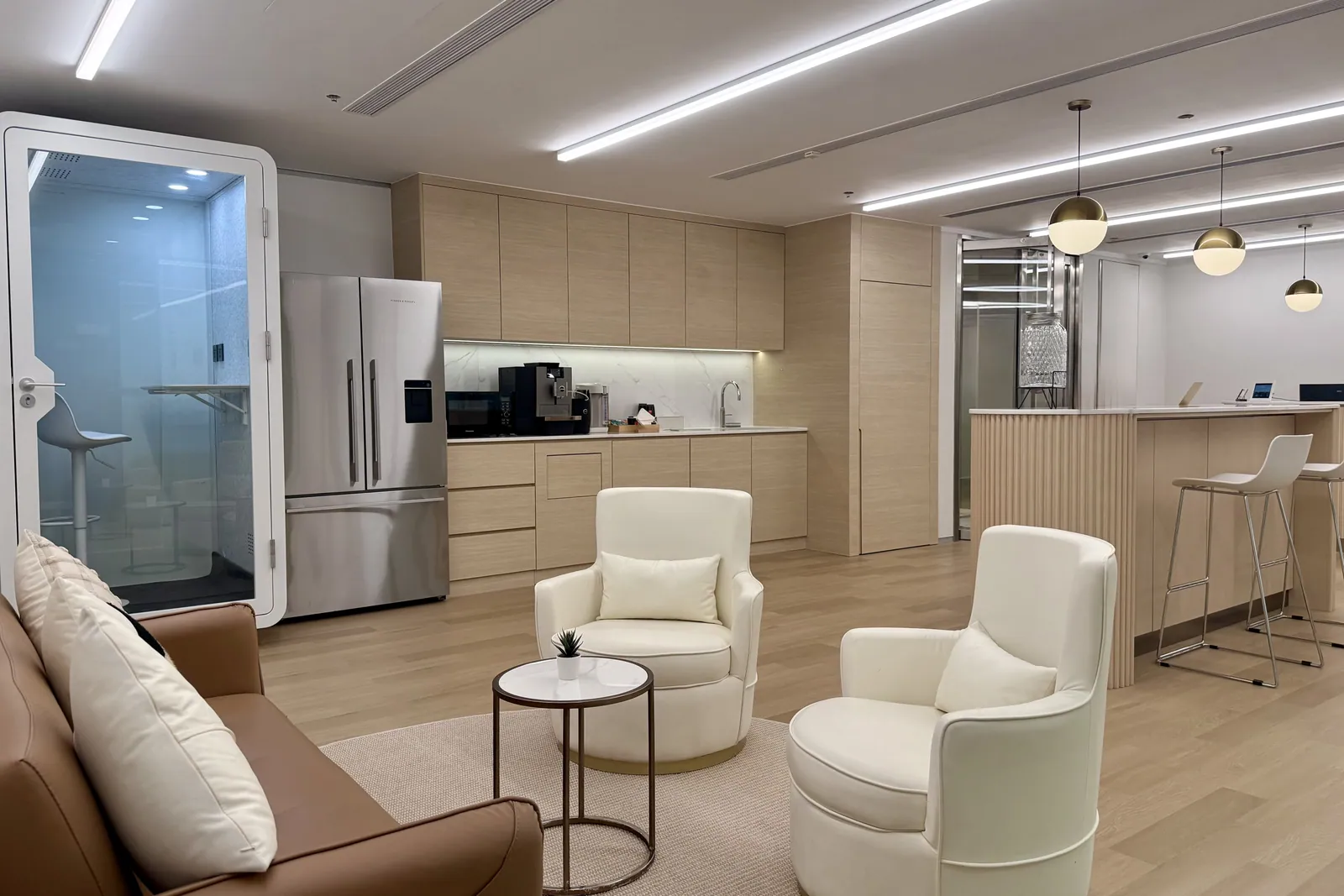 Bela Offices at 1111 King's Road, Tai Koo, photo 4