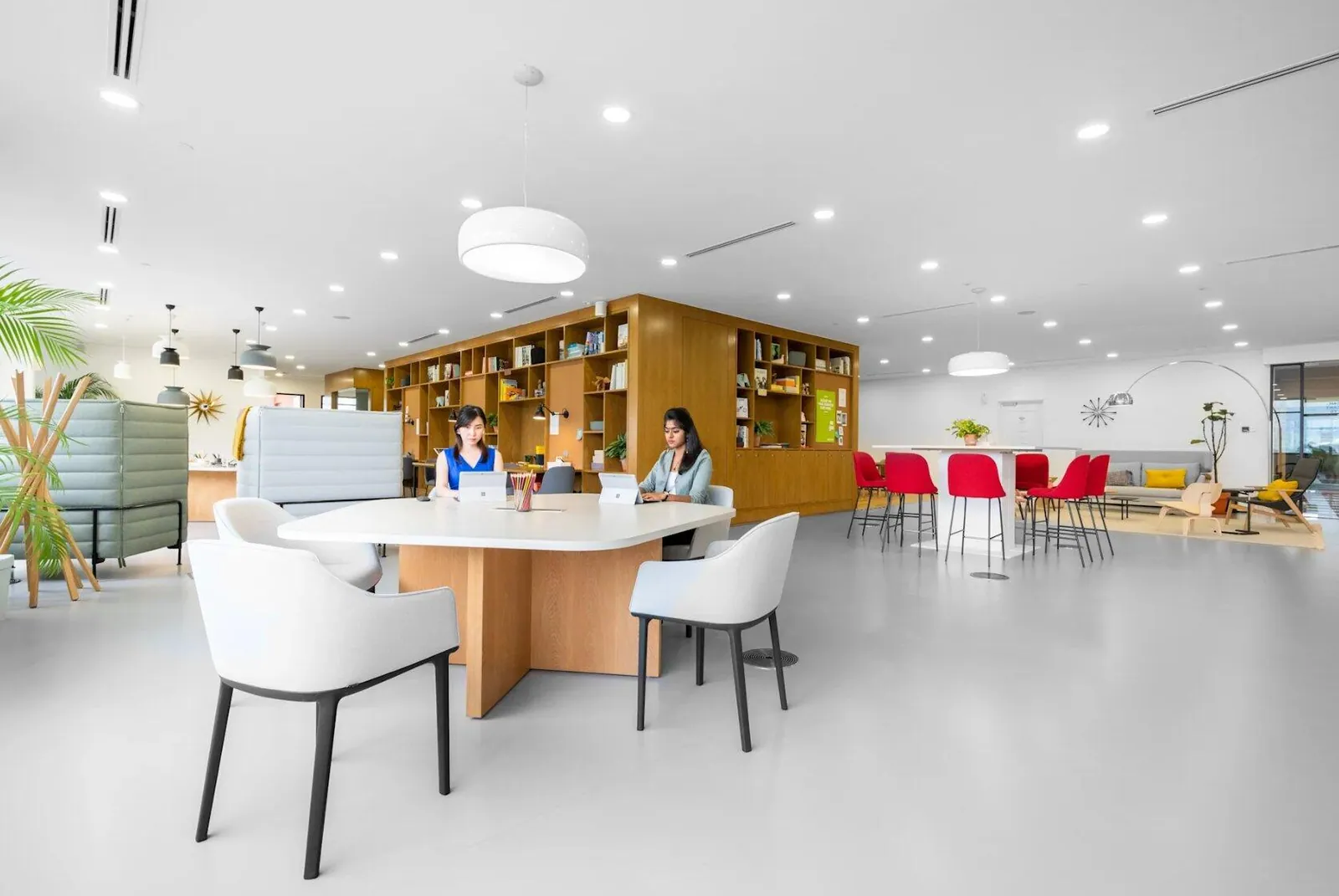 Spaces, KLCC 及苏丹依斯迈路