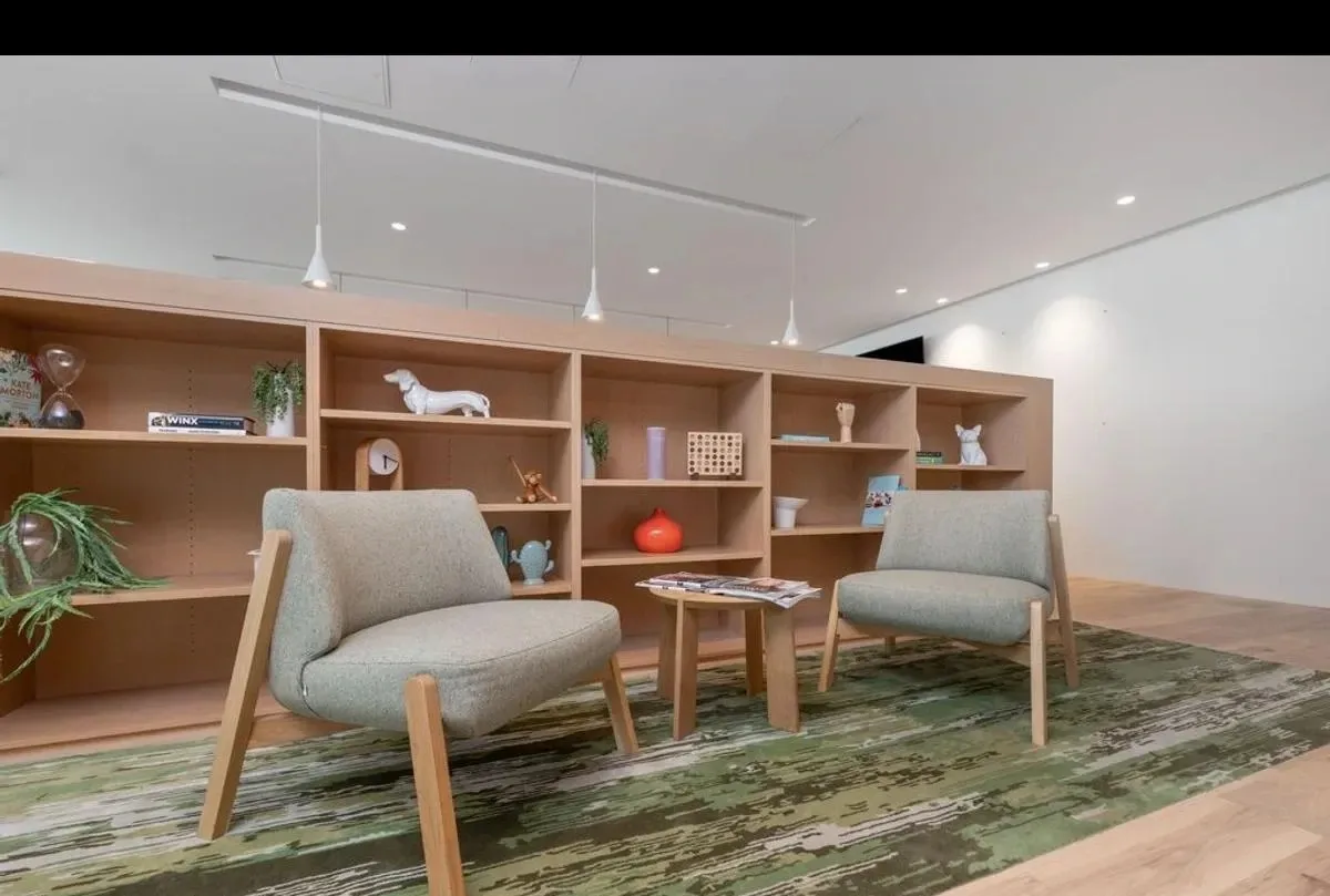 Regus at 8 Wyndham Street, Central, photo 5