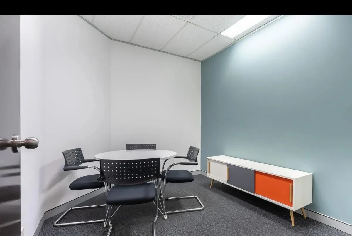 Regus at 8 Wyndham Street, Central, photo 3