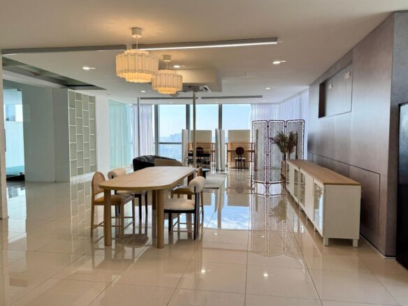 Colony workspace at Pinnacle Petaling Jaya, Kuala Lumpur
