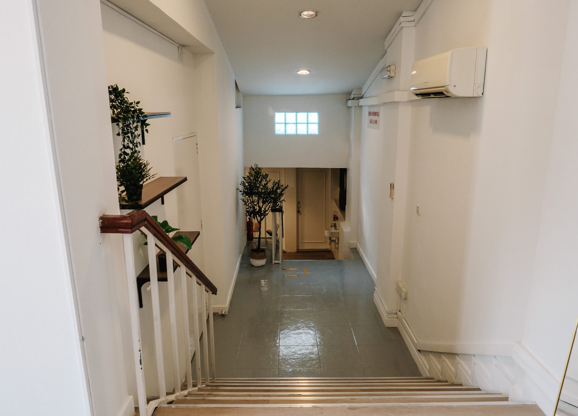 The Working Capitol 150 Neil Road 9 The Working Capitol 150 Neil Road private office Singapore