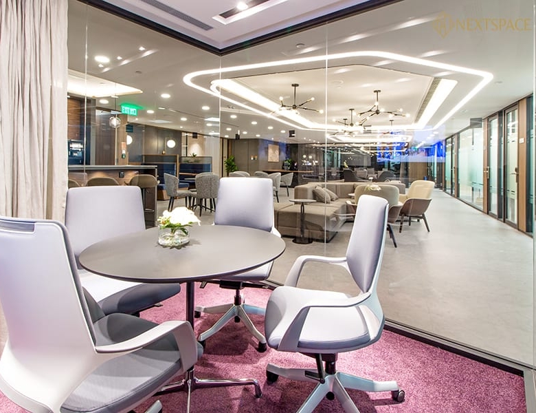 Professional Dubai coworking space with private meeting rooms and executive offices.