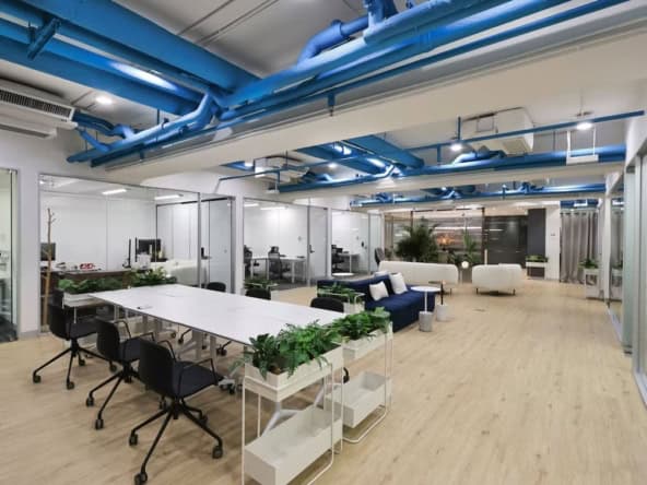 Ooosh coworking central new world tower 3